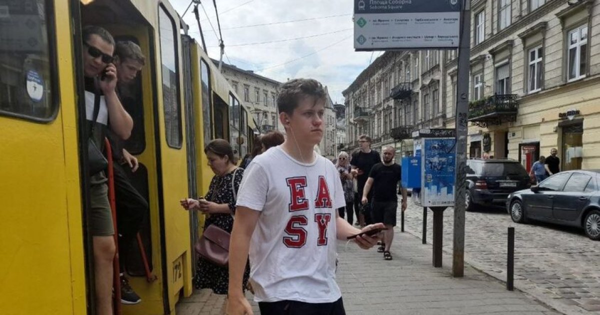У Львові на площі Соборній облаштовують нову трамвайну зупинку — LVIV.MEDIA