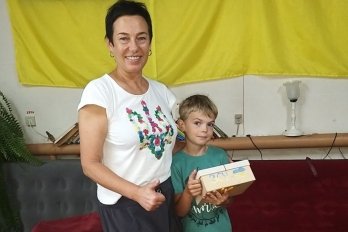 На Стрийщині 8-річний хлопчик облаштував блокпост, щоб зібрати гроші для ЗСУ – 01