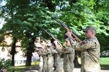 У Львові урочисто підняли Державний Прапор з нагоди Дня Конституції України – 05