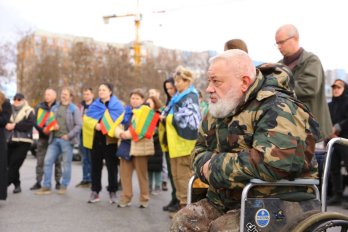 Литовські волонтери передали на Львівщину понад 40 позашляховиків для фронту