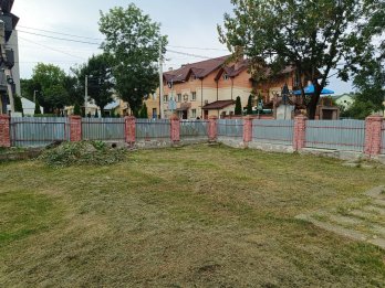 У Львові власника кафе змусили демонтувати незаконно встановлений паркан – 02