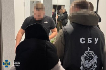 Фото з місця обшуків