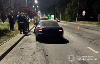 Поліція шостий день шукає очевидців ДТП у Львові, де авто перекинулося на дах – 02