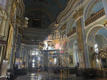 У Львові розпочали реставрацію історичних люстр у Преображенській церкві – 03