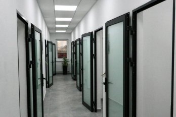 В університетській лікарні у Львові почали встановлювати апарат МРТ – 04