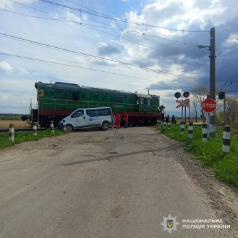 Водія на Львівщині оштрафували за зіткнення з потягом