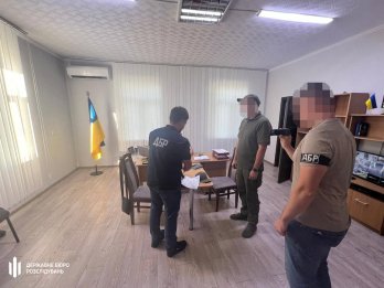Екскерівника Самбірського ТЦК судитимуть за фіктивне оформлення знайомого на службу – 02