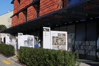 До Дня Маріуполя у Львові відкрили виставку зі світлинами зруйнованих мозаїк – 07