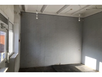 Львівська міськрада за 2,2 млн грн продала будівлю біля зупинки на Збоїщах – 01