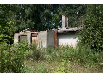 Зруйновану будівлю геохімічної лабораторії на Львівщині продали за 400 тис. грн – 01