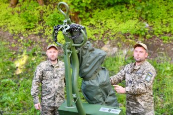 Львівщина передала 125 бригаді міномети та пікапи на 17 млн грн