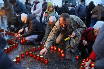 «Запали свічку пам’яті»: львів’яни доєднались до загальнонаціонального дня скорботи – 04