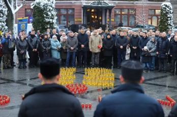 «Запали свічку пам’яті»: львів’яни доєднались до загальнонаціонального дня скорботи – 02