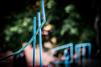 У центрі Львова відкрили мистецьку інсталяцію “Післяобрази” з 50 символічних стільців – 05