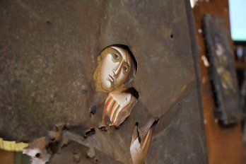 У Львові відкрили виставку ікон, написаних на ящиках з-під набоїв – 05