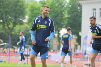 П’ять тисяч голосів, «Червона рута» і тату про солдата: збірна повернулась до Львова – 15