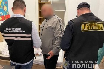 На Львівщині поліцейські викрили іноземця, який зчитував інформацію з банківських карток – 01