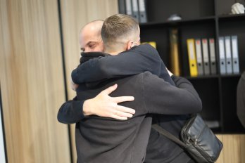 У Львові син донора зустрівся з чоловіками, яких врятували завдяки органам його батька – 02