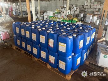Нацполіція вилучила фальсифіковану агрохімію на 100 млн грн: обшуки проводити й на Львівщині