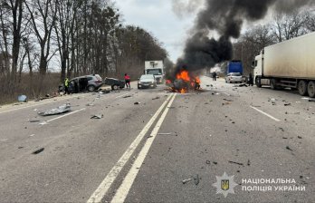 Смертельна ДТП біля Дублян: після зіткнення на трасі вибухнув автомобіль – 03