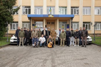 На Дрогобиччині закупили для ЗСУ автомобілі та зарядні станції – 03