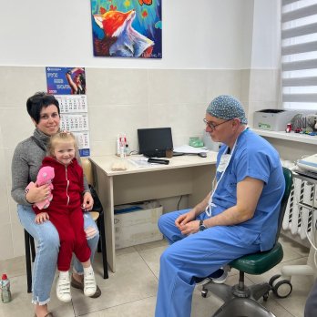 Турецький хірург під час благодійного візиту прооперував 26 дітей у Львові