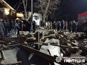 Росіяни обстріляли житлові будинки в Краматорську, є загиблі і поранені – 05