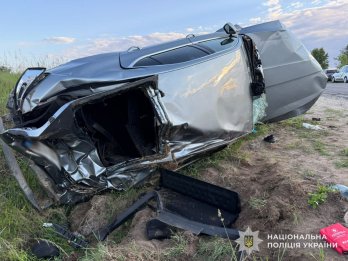 На Львівщині перекинулося авто Škoda: двоє дітей потрапили до лікарні – 01