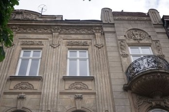 Вперше у історичній львівській кам'яниці встановили автентичні вікна у співфінансуванні з міськрадою – 01