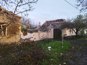 Вночі росіяни обстріляли житловий будинок в Миколаєві, понад два десятки поранених – 04