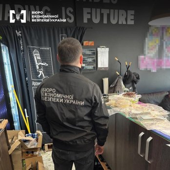 Підпільну мережу з продажу вейпів викрили у Львові