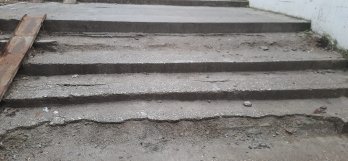 У Львові на Любінській просять відреставрувати сходи у підземний перехід (фото) – 01