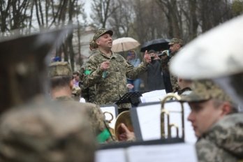 Львівський оркестр Академії сухопутних військ виступив для переселенців – 04