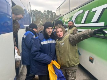 До України з російського полону повернулися 200 військових – 06