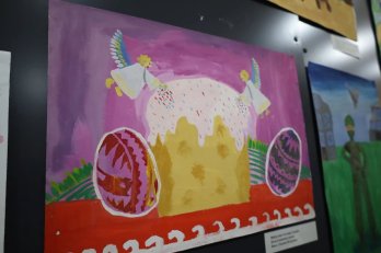 У Львові відкрили виставку дитячих малюнків для підтримки військових – 02