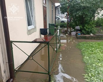 У Дрогобичі продовжують викачувати воду після негоди (фото) – 03