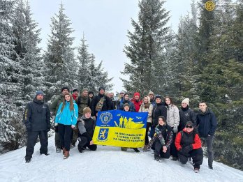 Учасники підкорюють гірські вершини / Фото ЛОВА