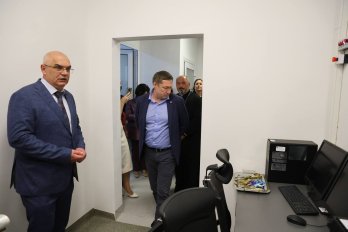 У Львівському діагностичному центрі запрацював новий МРТ за понад 1 млн євро – 04