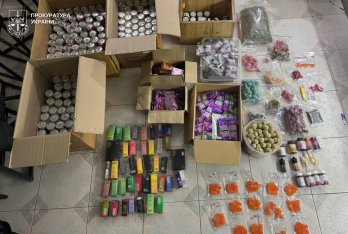 У центрі Львова викрили магазин з продажу товарів з наркотиками – 03