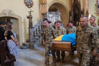 Україна відзначає День Державного Прапора: історія свята, значення кольорів стяга та його походження – 02