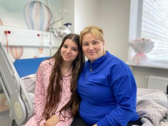 У дитячій лікарні Львова вперше за допомогою робота видалили рідкісну пухлину – 03