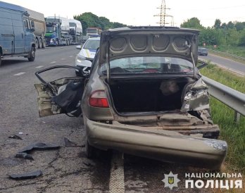 Внаслідок ДТП у Винниках водія  Daewoo Lanos затиснуло в авто – 03