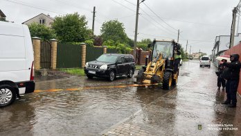 Через сильну зливу у Львові та околицях затопило 180 авто та 200 будинків – 02