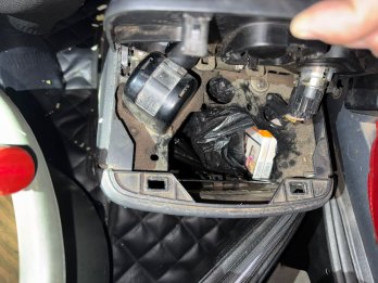 Поляк намагався через Львівщину вивезти за кордон заховану у вантажівці горілку та сигарети – 01