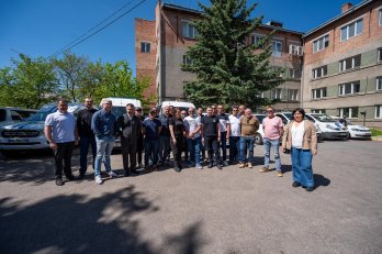 Французькі благодійники доправили на Львівщину 9 карет швидкої допомоги – 04