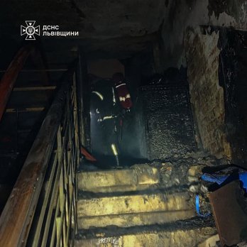 Через інвентор у Львові загорілося горище багатоквартирного будинку – 03