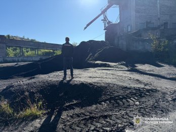 На фото затримання фігурантів схеми на шахті "Надія" у Шептицькому районі Львівщини