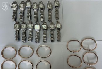 На хабарі затримали посадовця Львівської митниці, який брав “відкати” за контрабанду елітних прикрас – 05