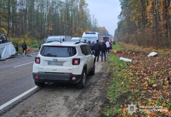На трасі Львів — Луцьк сталася масштабна ДТП: один загиблий і дев’ятеро постраждалих – 03
