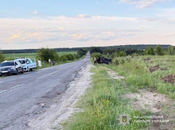 На Львівщині перекинулося авто Škoda: двоє дітей потрапили до лікарні – 02